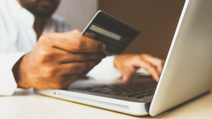 Conturile unui antreprenor, epuizate treptat de o schemă de înșelăciune online 1 conturile unui afacerist golite pas cu pas printr o frauda on line 68c486f627e9d