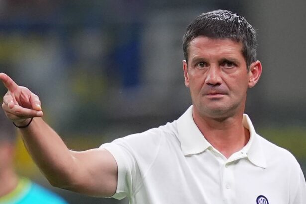 cristi chivu ovationat la scena deschisa pe san siro totusi o decizie luata de roman a aprins spiritele in italia 68d0611c33e2c