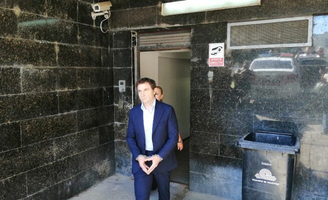 Cristian Radu, edilul suspendat al Mangaliei, va rămâne în detenție. Sentința este irevocabilă. 1 cristian radu primarul suspendat al mangaliei ramane in arest decizia este definitiva 68da79ece7dab