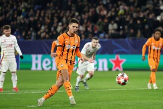 cu un ochi rade si cu altul plange sudakov s a transferat la benfica dar rusii aproape i au omorat familia 68bf36ae6c730