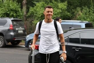 cum a ajuns adrian rus la craiova ei doi s au decis sa l transfere sper sa ne ajute 68b712048a872