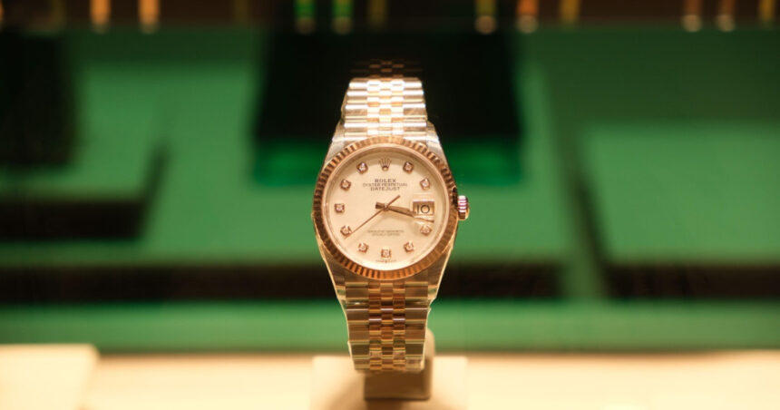 Povestea uimitoare a unei femei care a recuperat ceasul Rolex de 50.000 de euro pierdut! 1 cum a reusit o femeie sa si recupereze ceasul rolex in valoare de 50 000 de euro dupa ce l a pierdut 68c538774c406