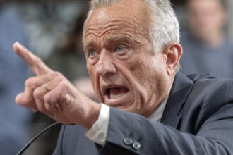 cum rescrie conspirationistul robert f kennedy jr ajuns responsabil cu sanatatea americanilor politica sua privind vaccinurile 68cc163be4124
