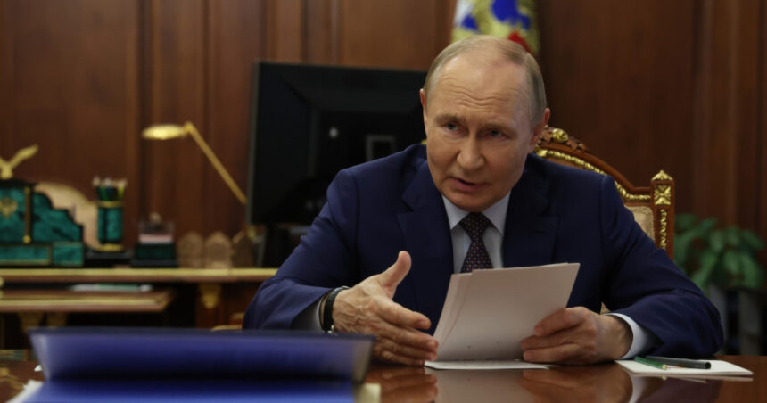 Moscova își redefinește strategiile bugetare în fața sancțiunilor: Modificări ca răspuns la declinul veniturilor din petrol 1 cum se apara moscova de sanctiuni rusia schimba regulile bugetare dupa scaderea veniturilor din petrol 68cc28137a8a3
