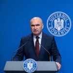 Decizie esențială la CCR: Premierul Ilie Bolojan ar putea renunța la funcție în cazul în care legile destinate diminuării deficitului sunt considerate neconstituționale. 3 decizie cruciala la ccr premierul ilie bolojan ar putea demisiona daca legile pentru reducerea deficitului sunt declarate neconstitutionale 68d3833ec3f35