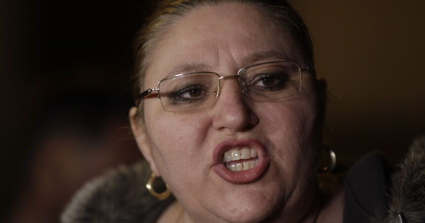 Diana Șoșoacă, chemată marți în fața Parchetului General ca suspect într-un caz de 11 acuzații. 1 diana sosoaca trebuie sa se prezinte marti la parchetul general ea este vizata ca suspect intr un dosar pentru 11 infractiuni 68d239dfc9939
