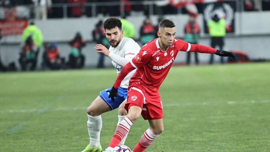 Dinamo vs. Farul, începând cu ora 21:00. Componența echipelor, pronosticuri populare pentru scoruri exacte și analiza detaliată a lui Dan Chilom. 1 dinamo farul de la 2100 echipele probabile cele mai pariate scoruri corecte analiza lui dan chilom 68d126020988f