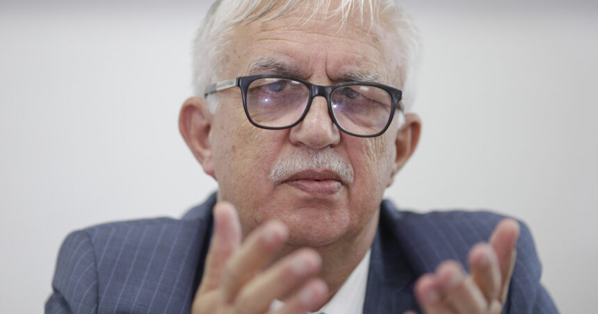 Augustin Zegrean anticipează că modificările la pensiile magistraților vor fi respinse de CCR. Bolojan, sub focul criticilor: Demisia pare o provocare! 1 exclusiv augustin zegrean prezice ca reforma pensiilor magistratilor va pica la ccr critici la adresa lui bolojan demisia suna ca o amenintare 68d026e8c022b