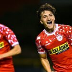 Un fotbalist român din naționala Irlandei șochează Europa: 2 reușite și 2 asisturi într-un sfert de oră! 3 exclusiv fotbalistul roman din nationala irlandei raspandeste teroarea pe gazon in cupele europene 2 goluri si 2 pase de gol intr un sfert de ora 68ccfccc2de6e