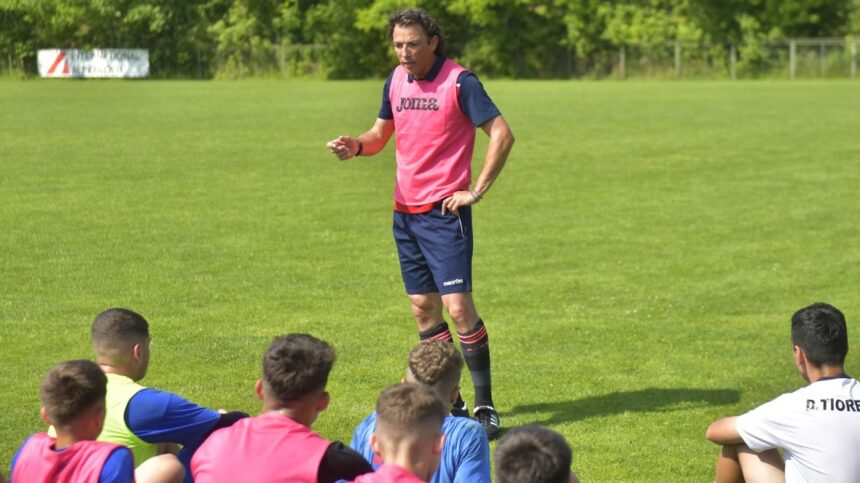 George Ogăraru: „Bănel este o sursă de inspirație pentru toți”. Fotbalul la vârsta de peste 40 de ani 1 exclusiv george ogararu banel e un exemplu pentru toata lumea fotbal la peste 40 de ani 68dab56b5a4d0