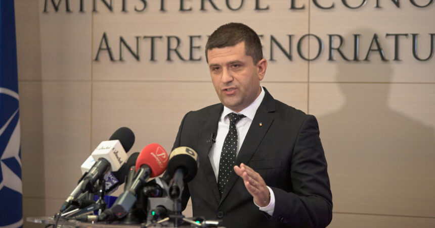 Ministrul Miruță discută despre reforma administrativă: „Plecarea a 2-3 angajați din primărie nu va doborî comuna” 1 exclusiv ministrul miruta despre reforma administrativa daca pleaca 2 3 oameni din primarie nu cred ca ingenuncheaza comuna 68d05f286f652