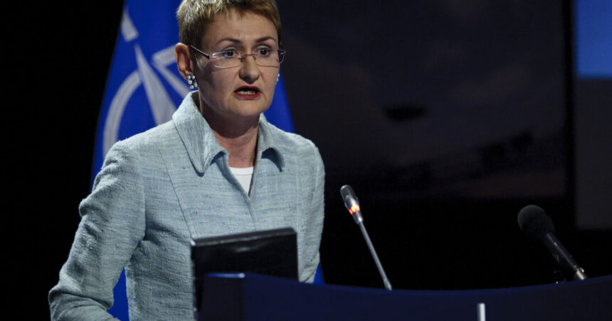 Oana Lungescu, fost purtător de cuvânt NATO: Rusia intensifică acțiunile imprudente, dar Articolul 4 nu garantează activarea Articolului 5 1 exclusiv oana lungescu fost purtator de cuvant nato vedem actiuni tot mai nesabuite ale rusiei dar articolul 4 nu duce neparat la articolul 5 68c29568721c7