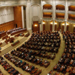 Parlamentul risipește lunar 1 milion de euro pe angajații aleșilor: peste 1.000 de consilieri și șoferi pentru cei 464 de senatori și deputați 3 exclusiv parlamentul cheltuie 1 milion e cu angajatii alesilor lunar peste 1 000 de consilieri si soferi la 464 de senatori si deputati 68c422d4c92a7