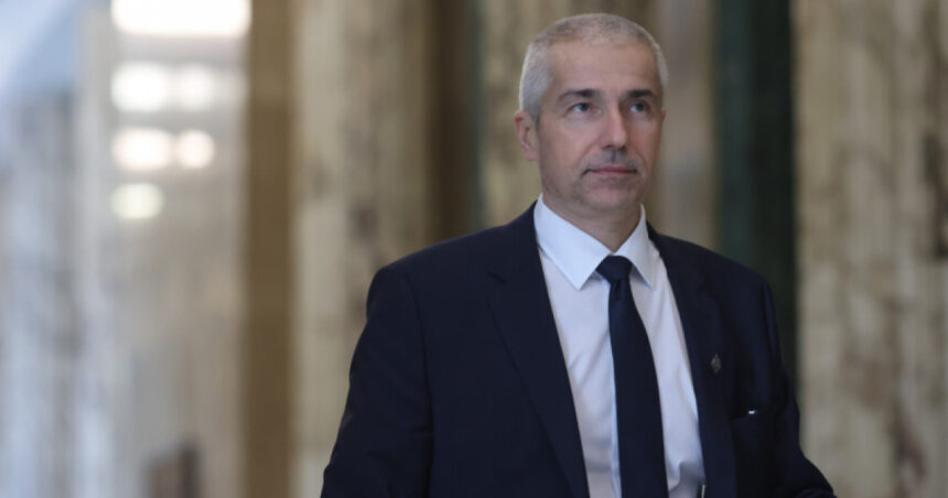 Radu Marinescu vorbește despre extrădarea lui Potra: Fără tratat cu EAU, dar plini de optimism în privința colaborării! 1 exclusiv radu marinescu despre extradarea lui potra nu avem tratat cu eau dar suntem optimisti ca mecanismul de cooperare va functiona 68d4181d561c3