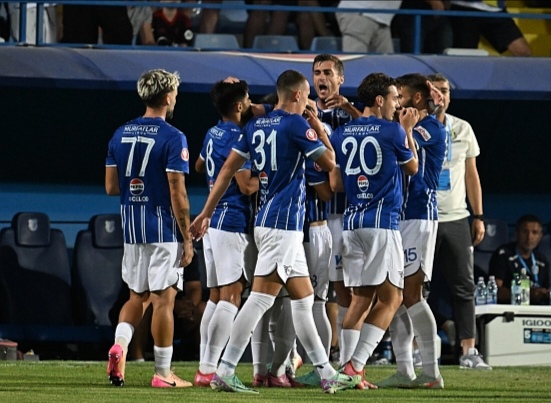 Farul Constanța vizează o victorie răsunătoare în duelul cu liderii de la Universitatea Craiova, duminică! 1 farul constanta incearca sa dea lovitura duminica pe terenul liderului universitatea craiova 68c6b73dcbca7