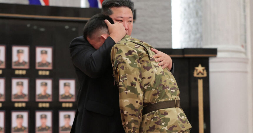 Omagiu controversat: Cum glorifică propaganda lui Kim Jong-un sacrificiul soldaților nord-coreeni în Rusia pentru Putin 1 felicitari pentru ca au sarit in aer pentru putin cum lauda propaganda lui kim jong un moartea soldatilor nord coreeni in rusia 68b57480c92da