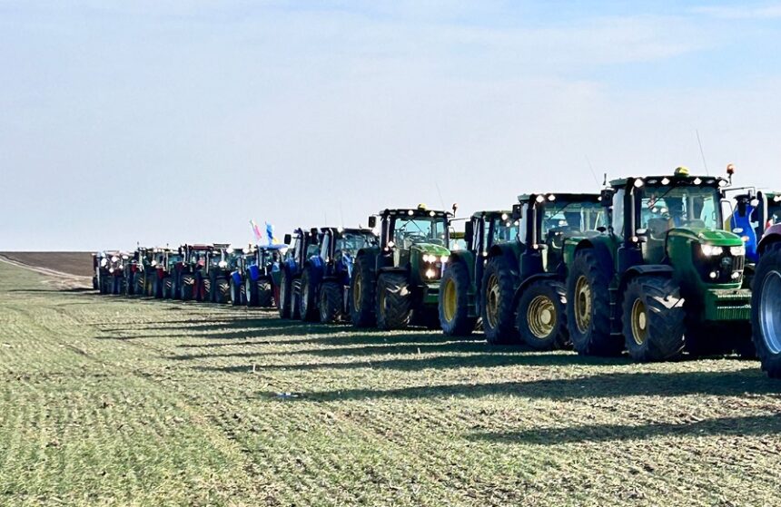 Sprijin financiar de până la 70% pentru asigurările fermierilor: află termenul limită pentru depunerea cererilor! 1 fermierii primesc ajutor de pana la 70 pentru primele de asigurare vezi pana cand se pot depune cererile de finantare 68c3b84693e96