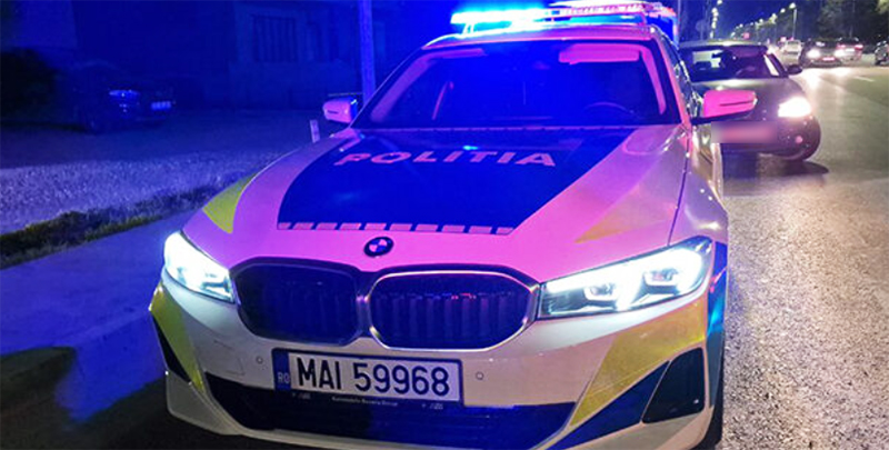 Captură spectaculoasă! Un polițist, acuzat de șantaj, a fost reținut de procurori pentru o mită de 15.000 de euro și se lăuda cu conexiunile sale în rândul justiției! 1 flagrant dna procurorii au retinut un politist agentul ar fi cerut 15 000 de euro si s ar fi laudat cu influenta printre procurori 68d56fbaa355a