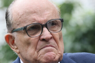 fostul primar al new york ului si avocat al lui trump rudy giuliani a fost ranit intr un accident de masina 68b52ab169b24