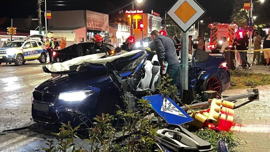 Tragedie pe Bulevardul Mamaia: Patru răniți, dintre care unul prins și în stare de inconștiență 1 foto accident grav pe bulevardul mamaia patru victime una incarcerata si inconstienta 68ca79128bae7