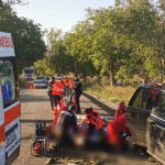 Accident devastator pe DN24C, în Botoșani: 21 de persoane afectate, 3 primesc îngrijiri de urgență. Plan Roșu de Intervenție mobilizat! 2 foto accident grav pe dn24c in botosani 21 persoane implicate 3 sunt resuscitate la fata locului planul rosu de interventie activat 68b7d85615436