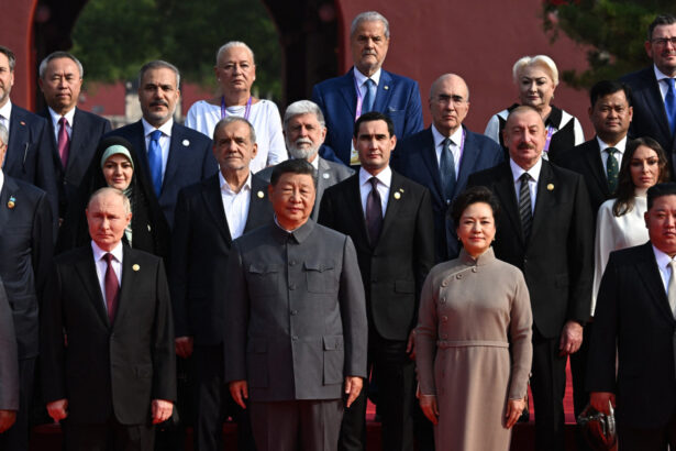 foto adrian nastase si viorica dancila s au fotografiat alaturi de dictatorii lumii xi jinping vladimir putin si kim jong un 68b7e9ef5337b