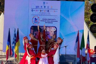 foto ansamblul qarasu al udttmr medgidia a promovat folclorul tataresc la festivalul alfabetul convietuirii 68d03ecacb20a
