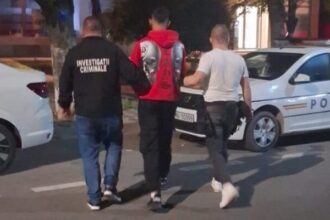 foto au fost retinuti cei trei batausi din ostrov care au bagat un tanar in spital 68d3d07f01ebd