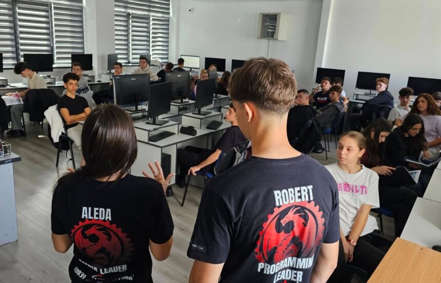 Clubul de Robotică de la Liceul Teoretic Nicolae Bălcescu din Medgidia a lansat cu entuziasm activitățile dedicate domeniilor STEM! 1 foto clubul de robotica al liceului teoretic nicolae balcescu din medgidia a dat startul activitatilor stem 68d8fe0148613