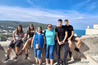 foto elevii liceului tehnologic lazar edeleanu din navodari experienta de neuitat in italia prin programul erasmus 68dac3e95787e