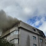Incendiul devastator de la mansarda unui bloc din Constanța a fost stins după aproape patru ore de eforturi intense 3 foto focul care a cuprins toate apartamentele de la mansarda unui bloc din constanta a fost stins dupa aproape 4 ore 68c6f2db6d288