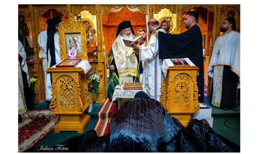 Momente de neuitat: ÎPS Teodosie a săvârșit ceremonia de tăiere a părului pentru patru novices la Mânăstirea Sfânta Cruce 1 foto imagini emotionante ips teodosie a oficiat slujba de tundere in monahism a 4 novice la manastirea sfanta cruce 68cae079abd30