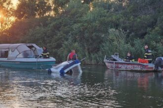 foto incident in delta dunarii pe bratul sulina cateva secunde au facut diferenta dintre salvare si scufundare 68bbdd599fe7f