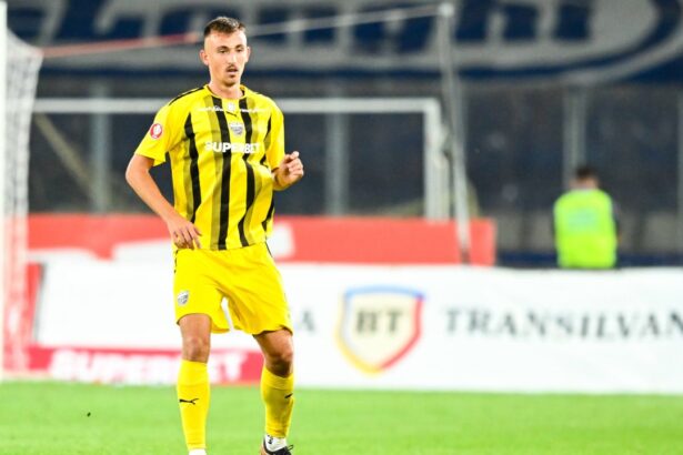 foto nikita stoinov fundasul central al lui dinamo desemnat jucatorul meciului la debutul israelului in preliminarii 68be9f762d5d2