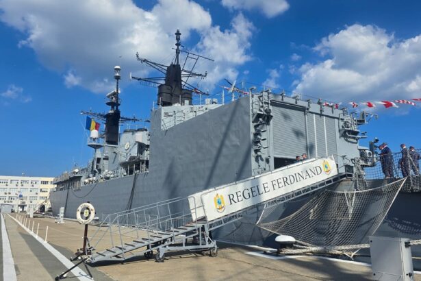 foto presedinta consiliului european ursula von der leyen a ajuns in portul militar constanta unde va vizita fregata regele ferdinand 68b596e8eb660