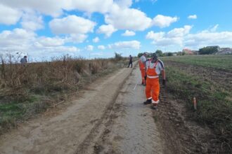foto primaria cumpana anunta inceperea lucrarilor de trasare a strazii prelungirea tractorului care va face legatura cu a4 68d2a23d54420