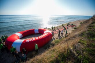 foto protest greenpeace pe plaja din vama veche activistii cer de urgenta protejarea ecosistemelor vulnerabile ale marii negre 68d0e048a41f0