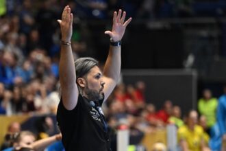 foto reactii acide ale suporterilor dupa esecul lui csm bucuresti din champions league adi talent pana unde vei merge 68bdcd3bca48c