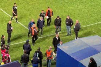 foto si video ce nu s a vazut la tv eugen neagoe a sarit la arbitru la pauza meciului petrolul rapid 68d8319b05ec8
