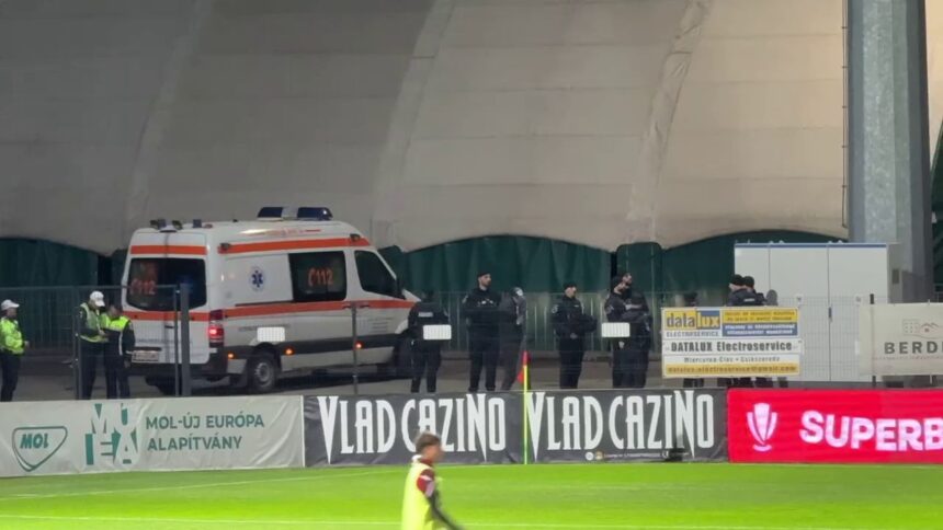 Haos la Csikszereda - FCSB! Intervenție rapidă a echipei medicale 1 foto si video panica la csikszereda fcsb medicii au intervenit de urgenta 68c7154f9b915