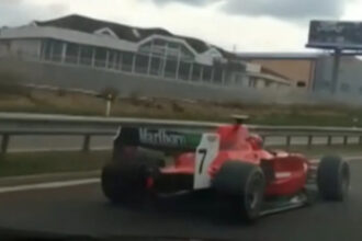foto soferul fantoma al unei masini tip formula 1 identificat in sfarsit de politistii cehi bolidul alerga pe autostrazi din 2019 68be9d815ffbc