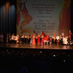 Constanța strălucește: Festivalul Internațional al Dansului, Muzicii și Tradițiilor Turco-Tătare adună comunități din Turcia, Europa de Est și România 2 foto spectacol de gala la constanta festivalul international al dansului cantecului si portului popular turco tatar a reunit comunitati din turcia europa de est si romania 68bd4afe618a4