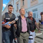 Preotul profesor de la Energetic, acuzat de tentative de corupție sexuală asupra a doi minori, a părăsit audierile: primele impresii! 2 foto video a iesit de la audieri primele imagini cu preotul profesor de la energetic acuzat ca ar fi incercat sa corupa sexual doi minori no comment 68d157d481534