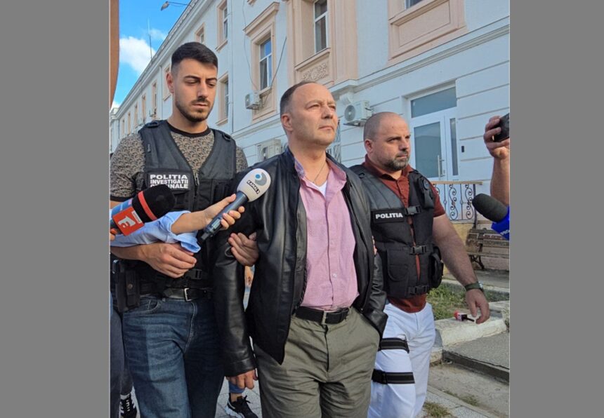 Preotul profesor de la Energetic, acuzat de tentative de corupție sexuală asupra a doi minori, a părăsit audierile: primele impresii! 1 foto video a iesit de la audieri primele imagini cu preotul profesor de la energetic acuzat ca ar fi incercat sa corupa sexual doi minori no comment 68d157d481534
