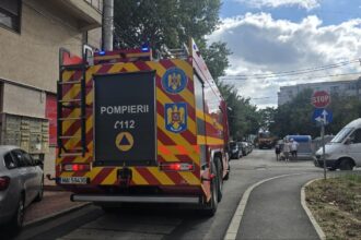 foto video alerta pe strada soveja din constanta arde mansarda unui bloc o persoana prinsa inauntru 68c6ba631883f