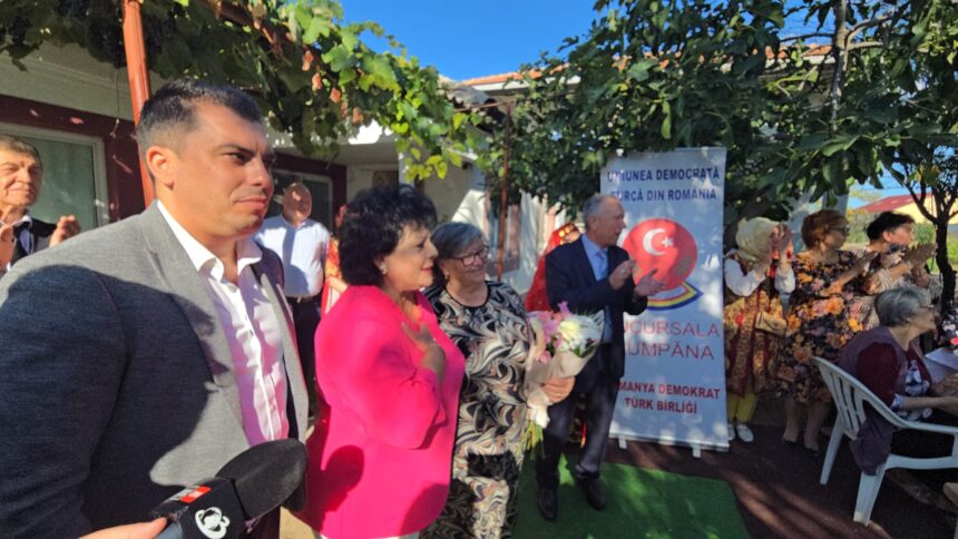 Festivalul Șuberecului din Cumpăna a început: Zeci de localnici și enoriași sărbătoresc tradițiile culinare și diversitatea culturală a Dobrogei! 1 foto video festivalul suberecului organizat de primaria cumpana la start zeci de enoriasi si localnici prezenti la deschidere sarbatoare culinara si reafirmare a identitatii multiculturale a dobr 68cd58d6c04a2