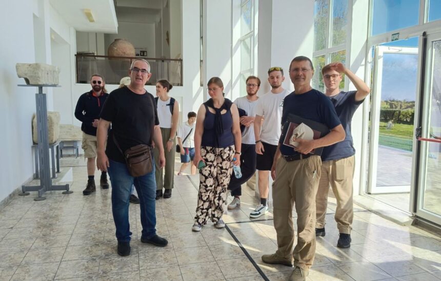 Explorarea Cetății Histria: Studenți germani în Pelerinaj la Muzeul de Istorie Națională și Arheologie din Constanța 1 foto vizita de studiu la muzeul de istorie nationala si arheologie constanta studenti germani au descoperit cetatea histria 68da95cca4bb5