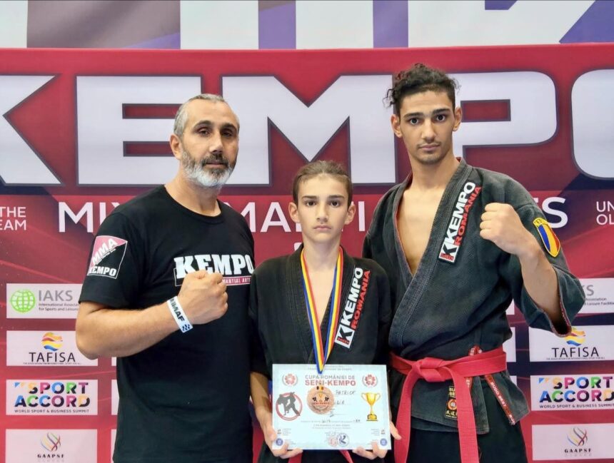 Frații Crînguș de la CS Medgidia, strălucesc la Cupa României de Semi-Kempo! 1 fratii cringus de la cs medgidia pe podium la cupa romaniei de semi kempo 68d1ba5368465