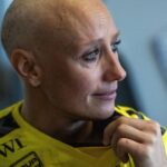 A învins cancerul în doar 66 de zile: Camilla Herrem, emoționată și fără păr, își face revenirea pe teren 3 galerie foto a invins cancerul in 66 de zile camilla herrem fara par si cu lacrimi in ochi la revenirea pe teren 68b696fdf1ee6