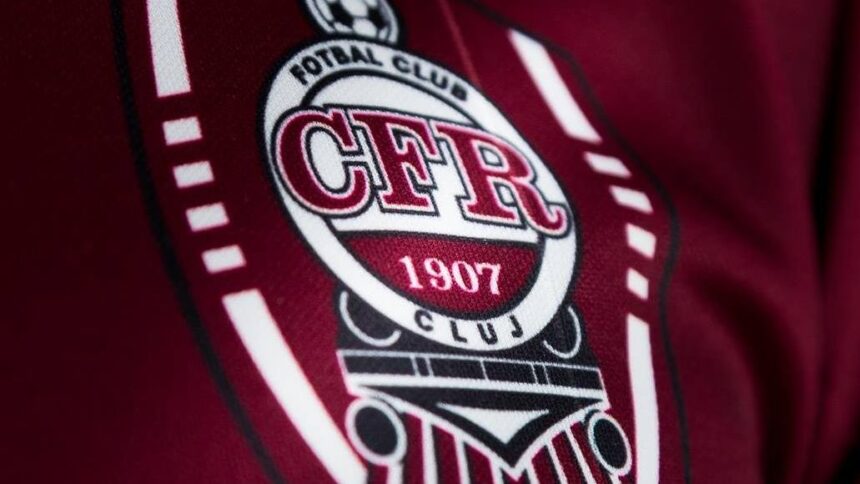 CFR Cluj își dezvăluie noua uniformă! Kurt Zouma, Louis Munteanu și Andrei Cordea strălucesc în cadrul evenimentului de lansare 1 galerie foto cfr cluj si a anuntat noul echipament kurt zouma louis munteanu si andrei cordea nu au lipsit din prezentare 68cfa34333aaa